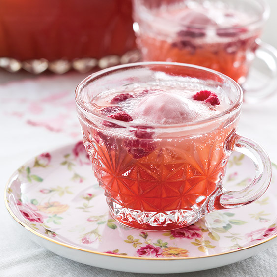 Recipe: Easy Raspberry Lemonade Punch | The Mom Creative 