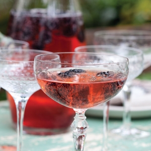 blackberry champagne cocktail